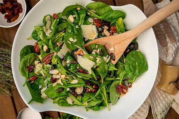 آموزش آشپزی / طرز تهیه یک سالاد سرشار از پروتئین با اسفناج