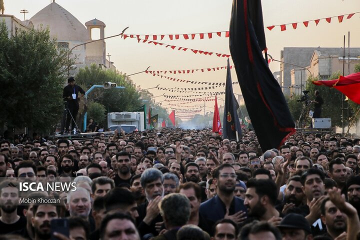 تجمع عاشوراییان در حسینیه امیرچقماق یزد