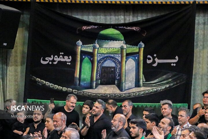 تلاقی شور حسینی با آیین‌های سنتی، مراسم تاسوعا با حضور هیئت‌های مذهبی در روضه محمدیه یزد