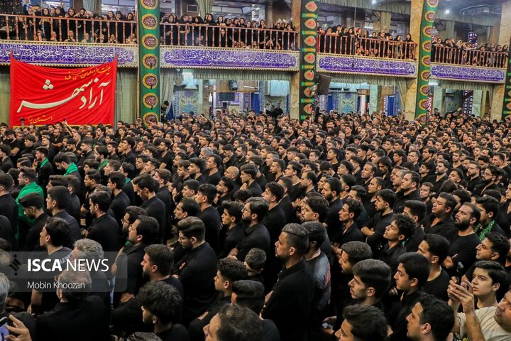 تلاقی شور حسینی با آیین‌های سنتی، مراسم تاسوعا با حضور هیئت‌های مذهبی در روضه محمدیه یزد