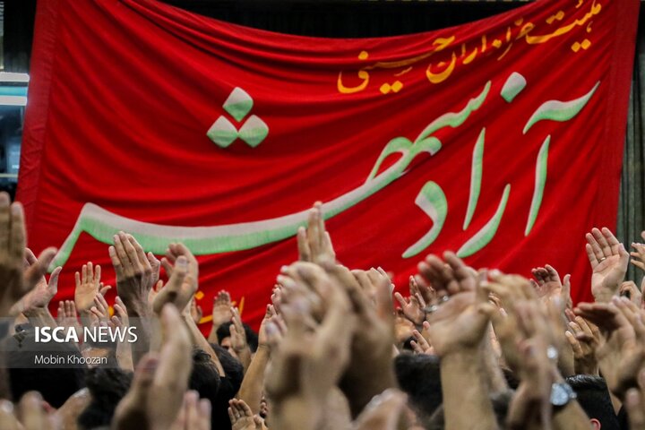 تلاقی شور حسینی با آیین‌های سنتی، مراسم تاسوعا با حضور هیئت‌های مذهبی در روضه محمدیه یزد