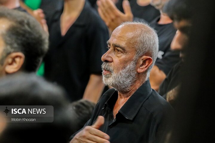 تلاقی شور حسینی با آیین‌های سنتی، مراسم تاسوعا با حضور هیئت‌های مذهبی در روضه محمدیه یزد