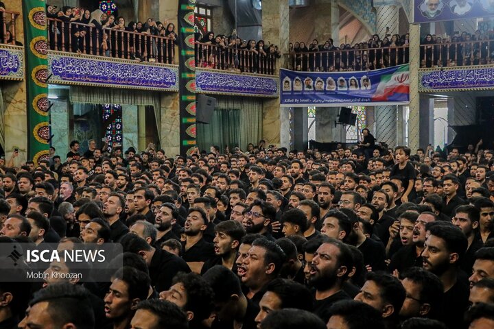 تلاقی شور حسینی با آیین‌های سنتی، مراسم تاسوعا با حضور هیئت‌های مذهبی در روضه محمدیه یزد
