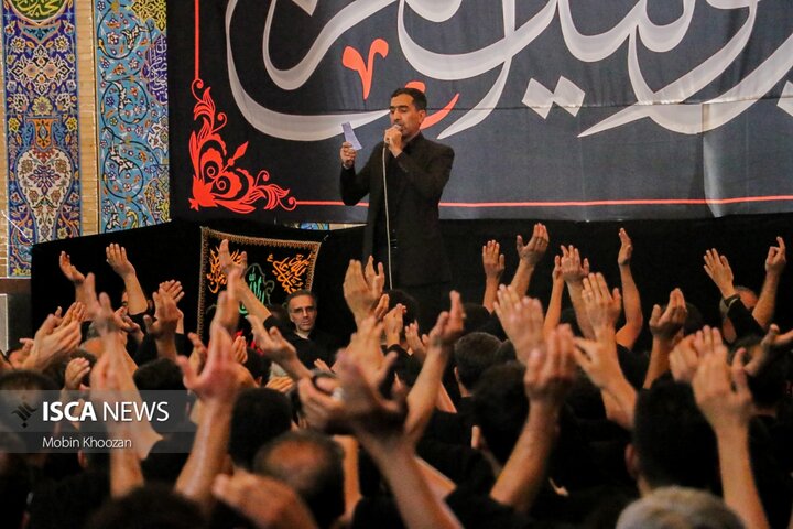 مراسم باشکوه عزاداری محرم با حضور هیئت‌ها و مردم در حسینیه سیدالشهدا صدرآباد