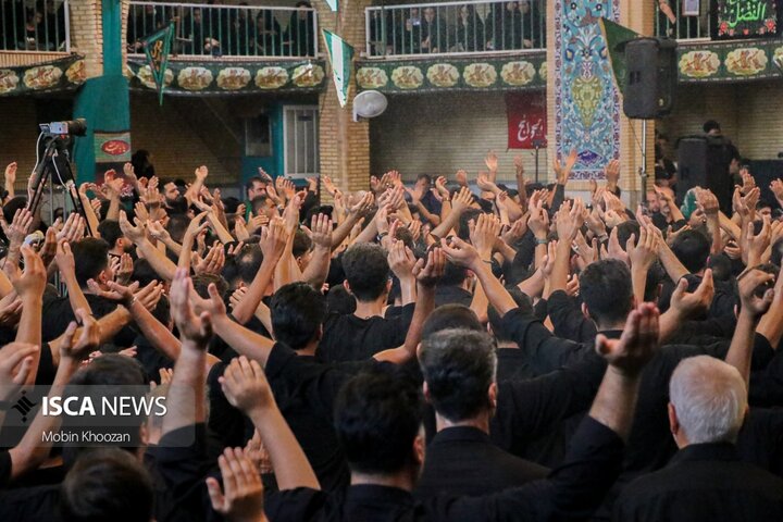 مراسم باشکوه عزاداری محرم با حضور هیئت‌ها و مردم در حسینیه سیدالشهدا صدرآباد