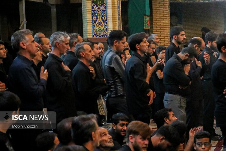 مراسم باشکوه عزاداری محرم با حضور هیئت‌ها و مردم در حسینیه سیدالشهدا صدرآباد