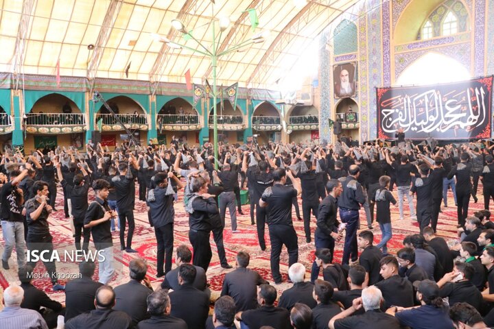 مراسم باشکوه عزاداری محرم با حضور هیئت‌ها و مردم در حسینیه سیدالشهدا صدرآباد