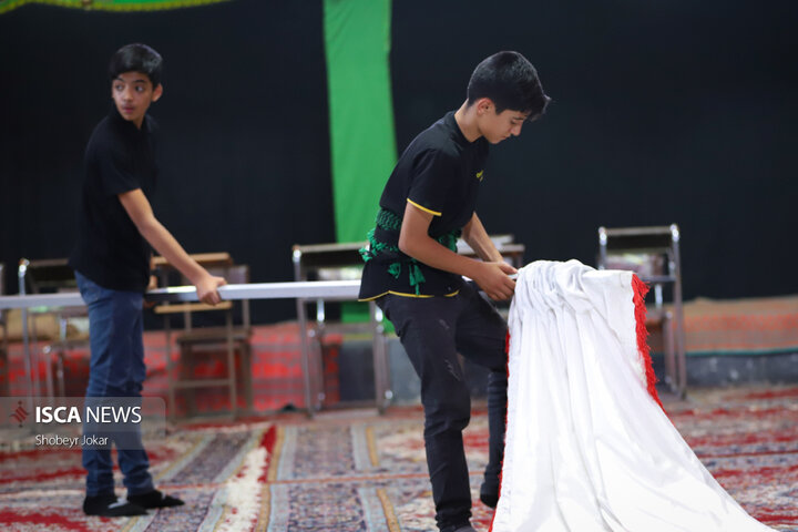 آیین سنتی نخل‌برداری عاشورای حسینی در مهریز استان یزد