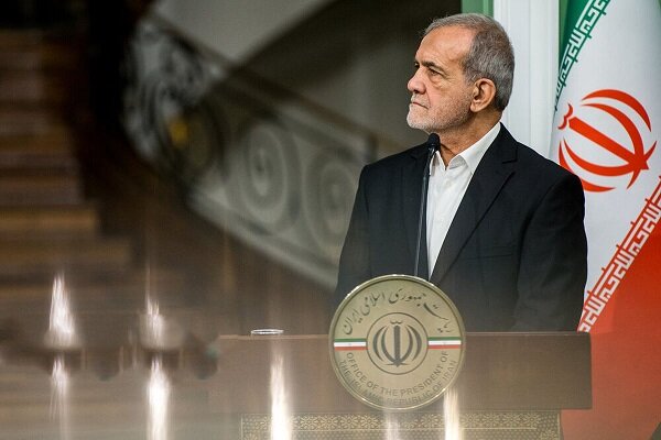 تجلیل پزشکیان از مدیریت زنان در توسعه عدالت آموزشی