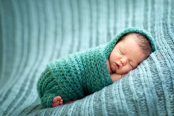 آب دادن به نوزاد تا قبل از چند ماهگی ممنوع است؟