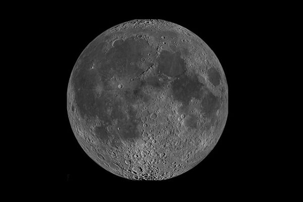 نمای دیدنی از "نیمه پیدای ماه" + عکس