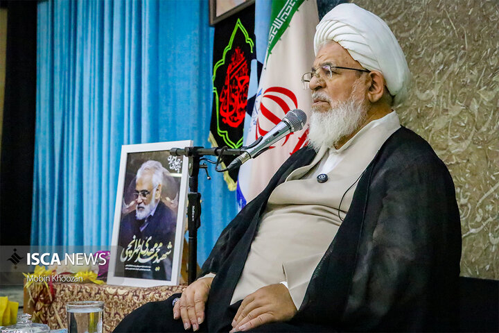 پنجره فکر را در نظام آموزشی ما بسته‌اند تا رشد نکنیم