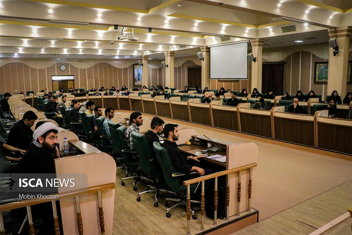 نشست پرچم‌داران جریان دانشجویی استان یزد با حضور حجت‌الاسلام قنبریان