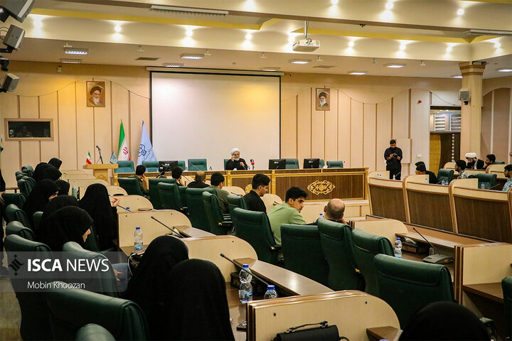 نشست پرچم‌داران جریان دانشجویی استان یزد با حضور حجت‌الاسلام قنبریان