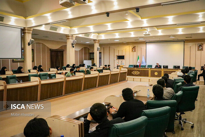 نشست پرچم‌داران جریان دانشجویی استان یزد با حضور حجت‌الاسلام قنبریان