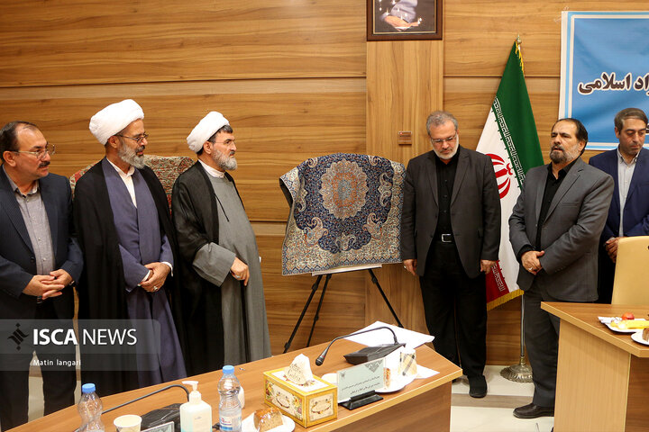 رونمایی از پوستر پنجمین جشنواره ملی آواها و نواهای نبوی