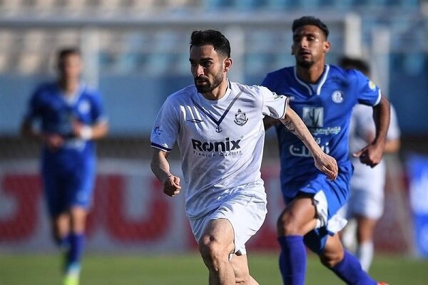 جلسه مهاجم ملوان با مدیران استقلال