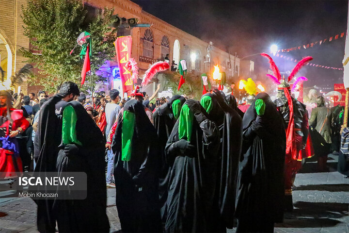 در آغار ماه صفر بازآفرینی ورود کاروان اسرای کربلا به شام در یزد