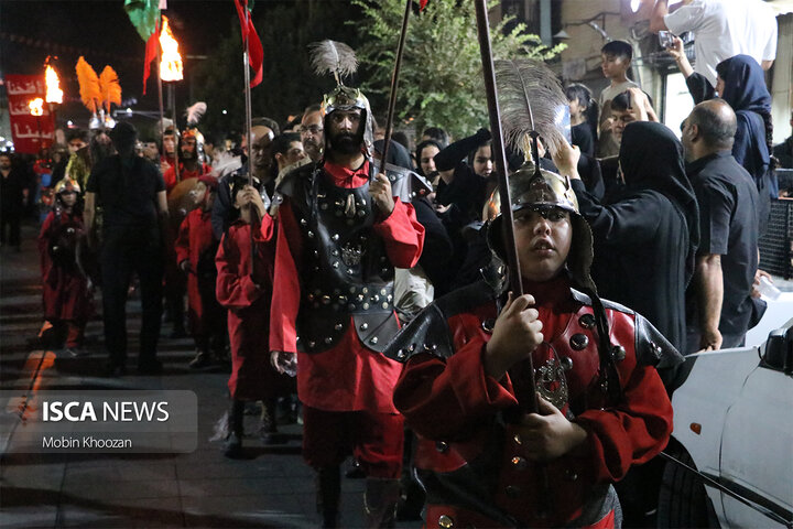 در آغار ماه صفر بازآفرینی ورود کاروان اسرای کربلا به شام در یزد