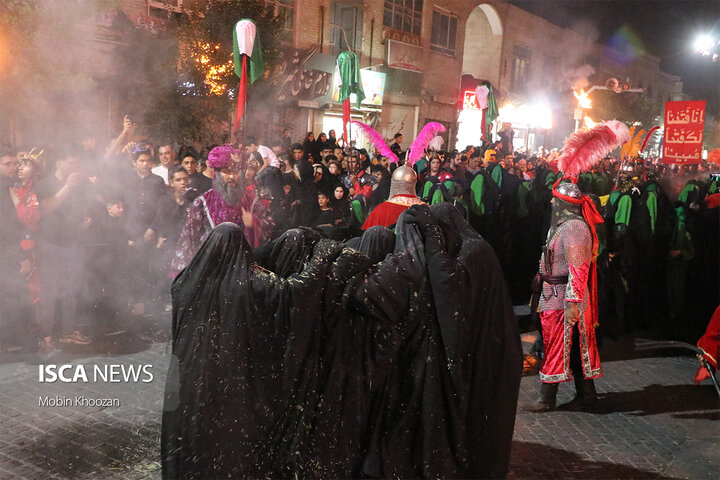 در آغار ماه صفر بازآفرینی ورود کاروان اسرای کربلا به شام در یزد
