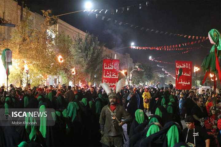 در آغار ماه صفر بازآفرینی ورود کاروان اسرای کربلا به شام در یزد