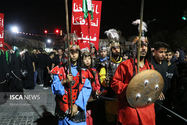 در آغار ماه صفر بازآفرینی ورود کاروان اسرای کربلا به شام در یزد