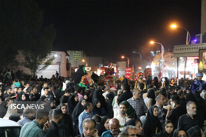 در آغار ماه صفر بازآفرینی ورود کاروان اسرای کربلا به شام در یزد