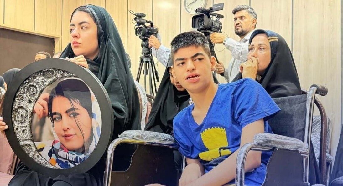 برادر معلول الهه حسین‌نژاد در دادگاه قاتل خواهرش + عکس