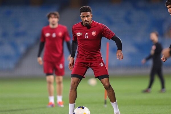 خیز فولاد برای جذب مدافع سابق پرسپولیس