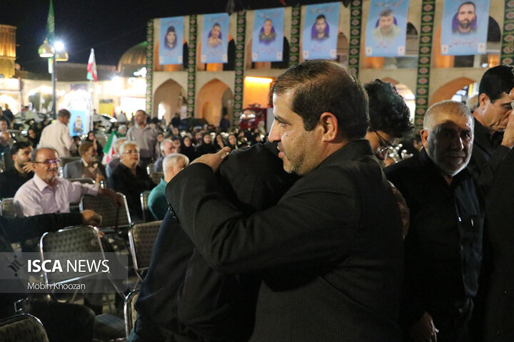 مراسم چهلم شهدای اقتدار یزد با حضور پرشور اقشار مختلف در حسینیه امیر چخماق