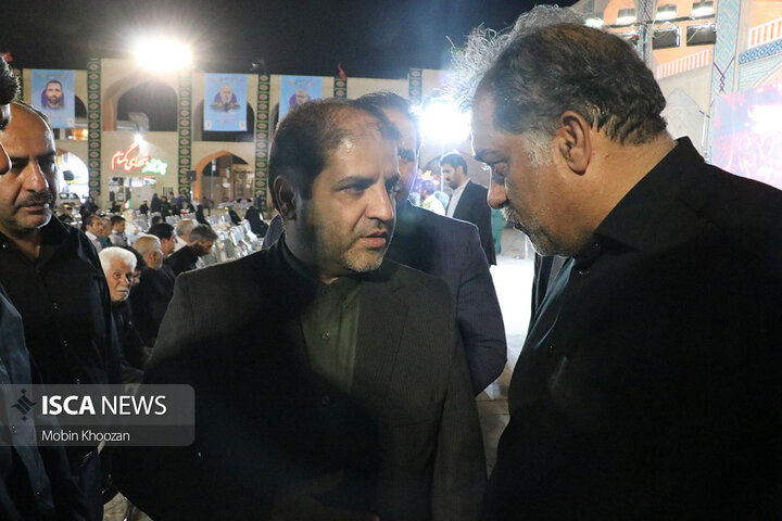 مراسم چهلم شهدای اقتدار یزد با حضور پرشور اقشار مختلف در حسینیه امیر چخماق