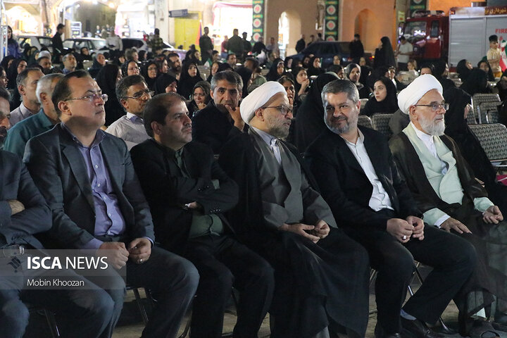 مراسم چهلم شهدای اقتدار یزد با حضور پرشور اقشار مختلف در حسینیه امیر چخماق