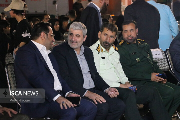 مراسم چهلم شهدای اقتدار یزد با حضور پرشور اقشار مختلف در حسینیه امیر چخماق