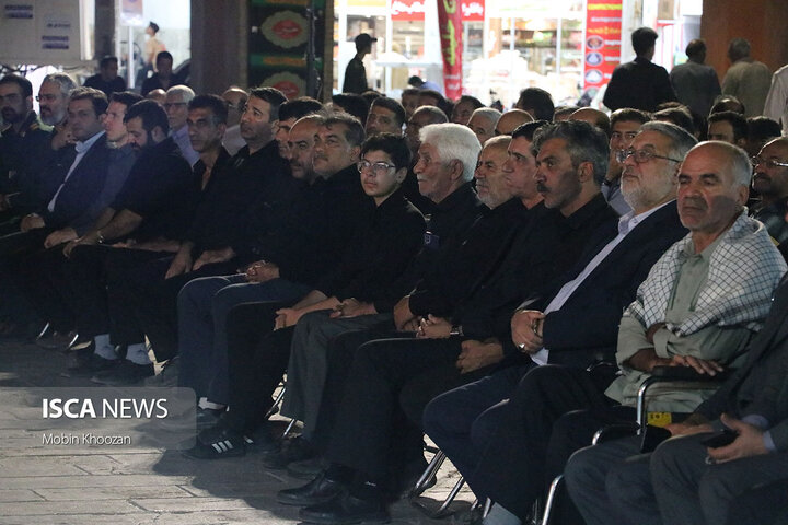 مراسم چهلم شهدای اقتدار یزد با حضور پرشور اقشار مختلف در حسینیه امیر چخماق