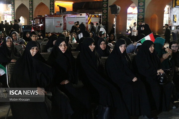 مراسم چهلم شهدای اقتدار یزد با حضور پرشور اقشار مختلف در حسینیه امیر چخماق