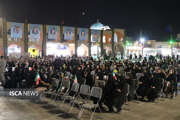 مراسم چهلم شهدای اقتدار یزد با حضور پرشور اقشار مختلف در حسینیه امیر چخماق