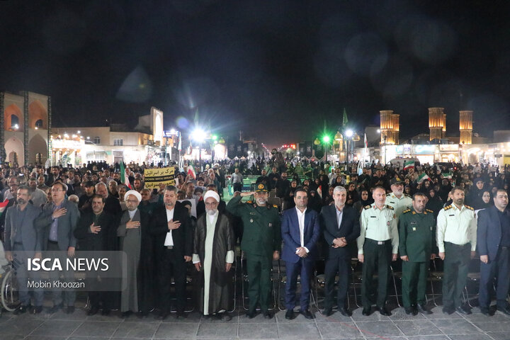 مراسم چهلم شهدای اقتدار یزد با حضور پرشور اقشار مختلف در حسینیه امیر چخماق