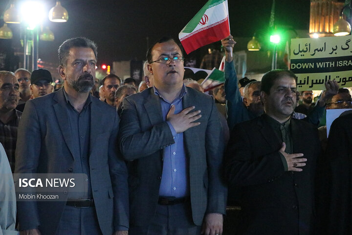 مراسم چهلم شهدای اقتدار یزد با حضور پرشور اقشار مختلف در حسینیه امیر چخماق