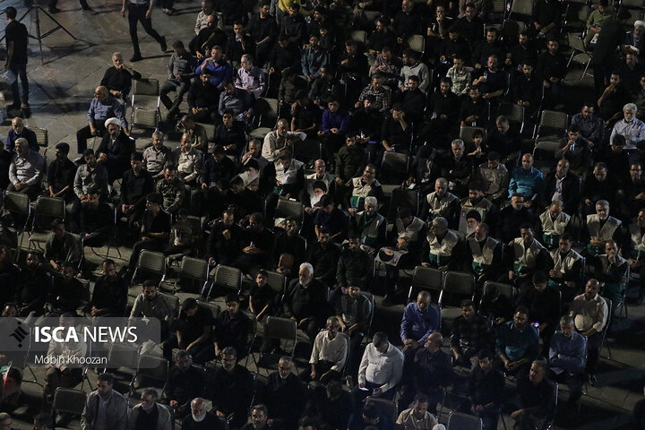 مراسم چهلم شهدای اقتدار یزد با حضور پرشور اقشار مختلف در حسینیه امیر چخماق