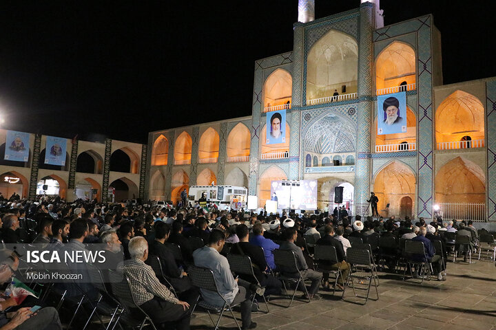 مراسم چهلم شهدای اقتدار یزد با حضور پرشور اقشار مختلف در حسینیه امیر چخماق