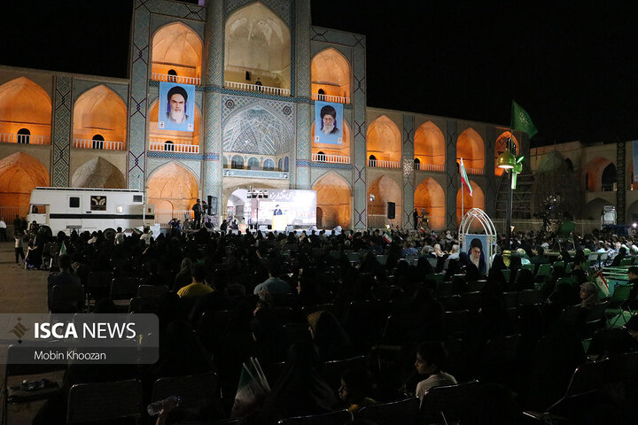 مراسم چهلم شهدای اقتدار یزد با حضور پرشور اقشار مختلف در حسینیه امیر چخماق