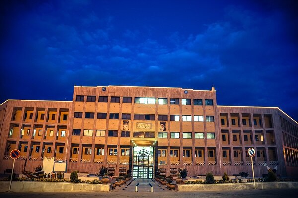 فارغ‌التحصیلان اصفهانی بیکار نمی‌مانند/ جذب ۲۵ درصدی دانشجویان دانشگاه آزاد اصفهان در بازار کار