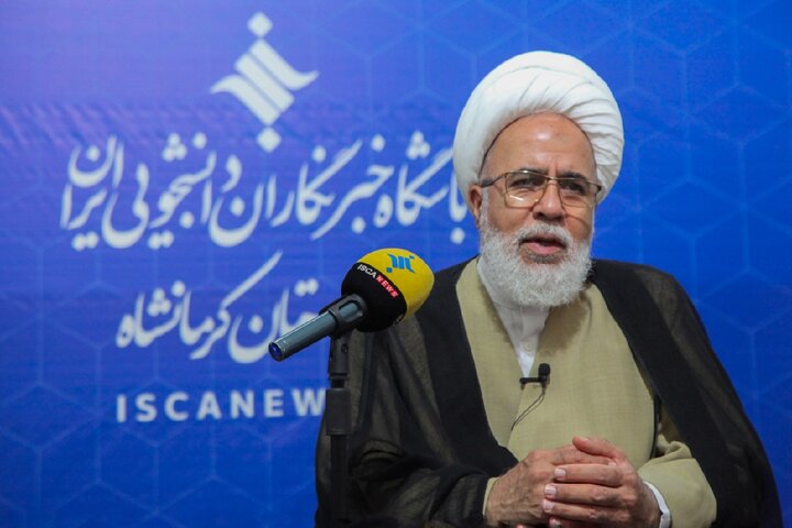 شهادت شهید طهرانچی سرچشمه پرورش هزاران نخبه علمی و متعهد خواهد بود/ جوانان باید در میدان جهاد تبیین پیشگام باشند