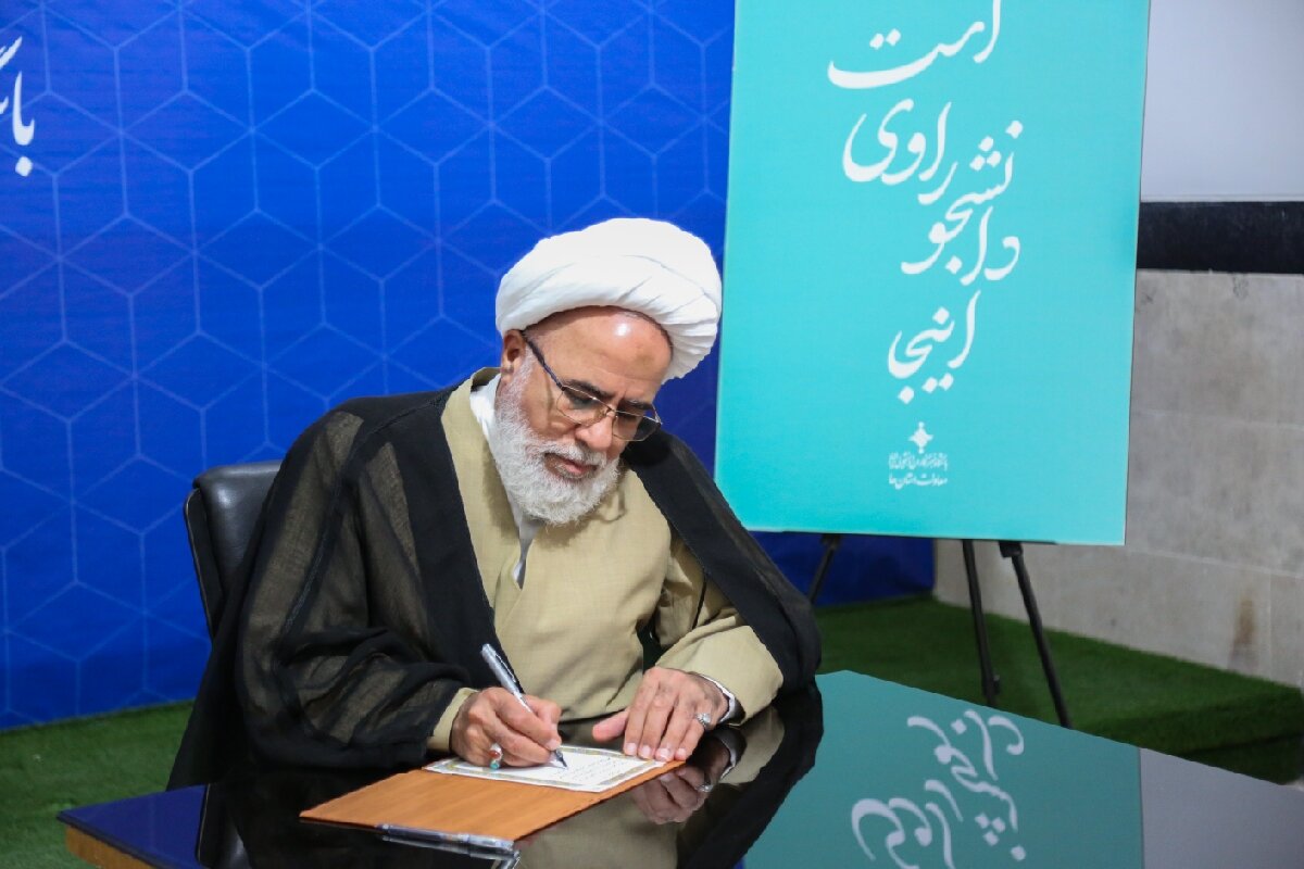 شهادت شهید طهرانچی سرچشمه پرورش هزاران نخبه علمی و متعهد خواهد بود/ جوانان باید در میدان جهاد تبیین پیشگام باشند