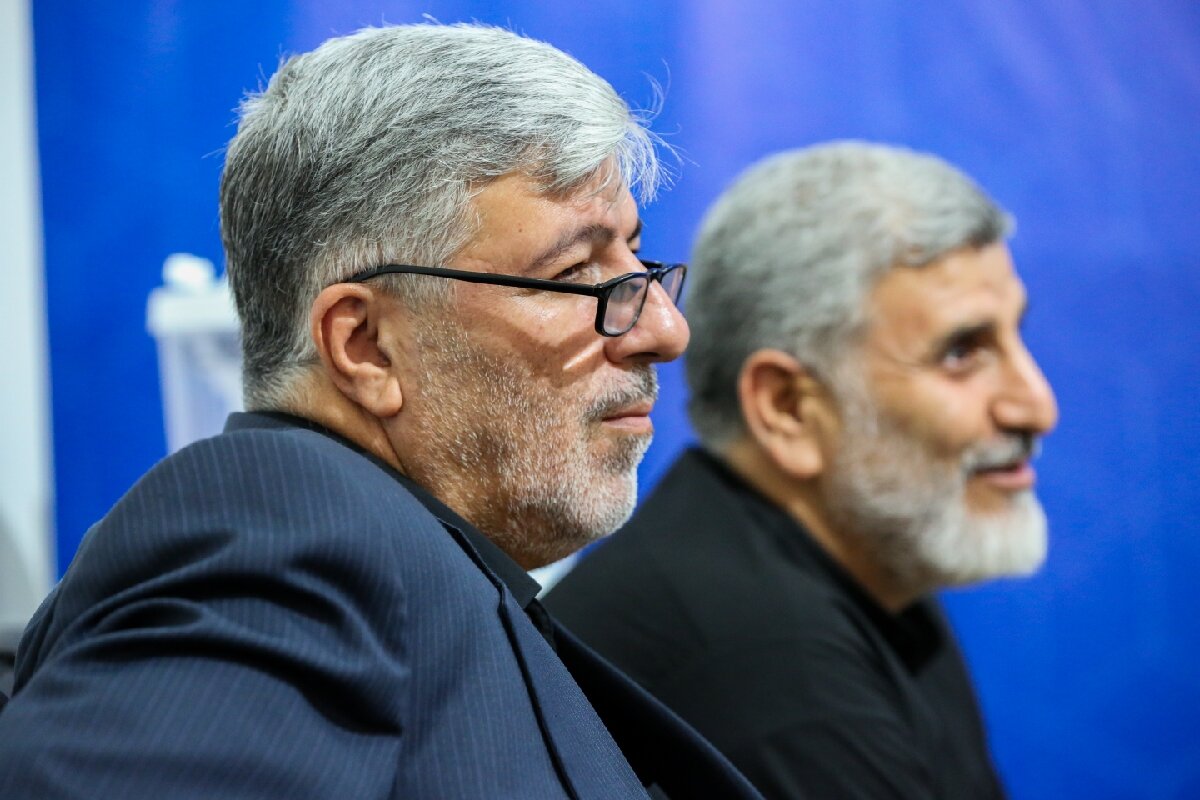 جوانان با جهاد تبیین، روایتگر حقیقت انقلاب باشند