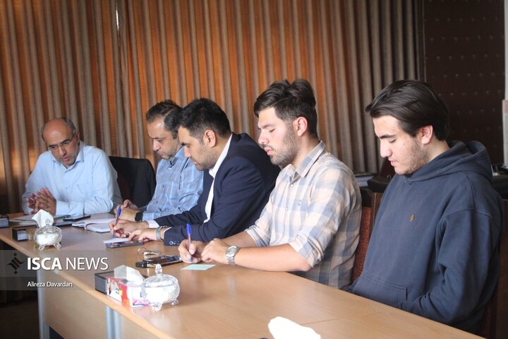 دیدار سرپرست دانشگاه آزاد اسلامی اردبیل با اعضای خبرگزاری ایسکانیوز در آستانه روز خبرنگار