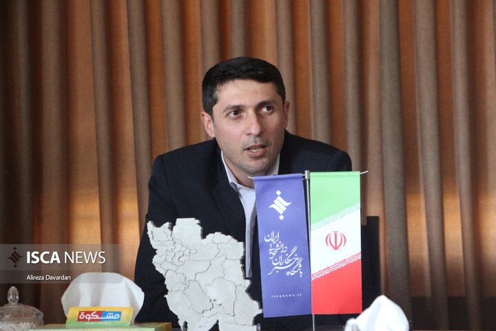 دیدار سرپرست دانشگاه آزاد اسلامی اردبیل با اعضای خبرگزاری ایسکانیوز در آستانه روز خبرنگار