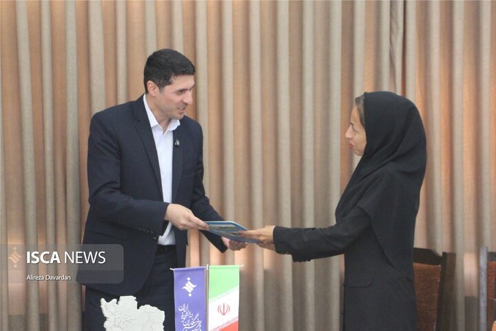 دیدار سرپرست دانشگاه آزاد اسلامی اردبیل با اعضای خبرگزاری ایسکانیوز در آستانه روز خبرنگار