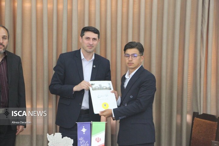 دیدار سرپرست دانشگاه آزاد اسلامی اردبیل با اعضای خبرگزاری ایسکانیوز در آستانه روز خبرنگار