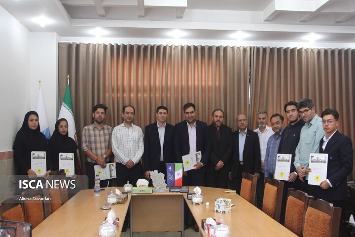 دیدار سرپرست دانشگاه آزاد اسلامی اردبیل با اعضای خبرگزاری ایسکانیوز در آستانه روز خبرنگار